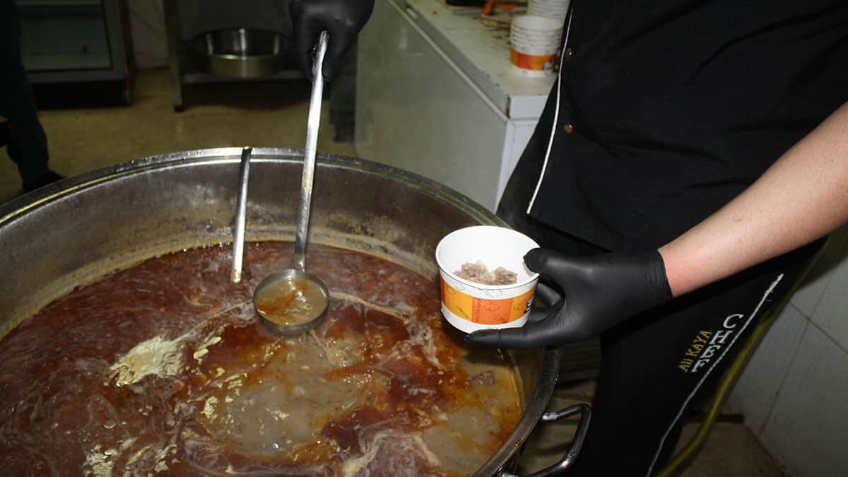 Kolajen takviyeleri, Türkiye'de son 5 yıldır özellikle kadınlar tarafından tercih ediliyor. Kolajen çılgınlığına uzmanlardan sahte ürün uyarısı.