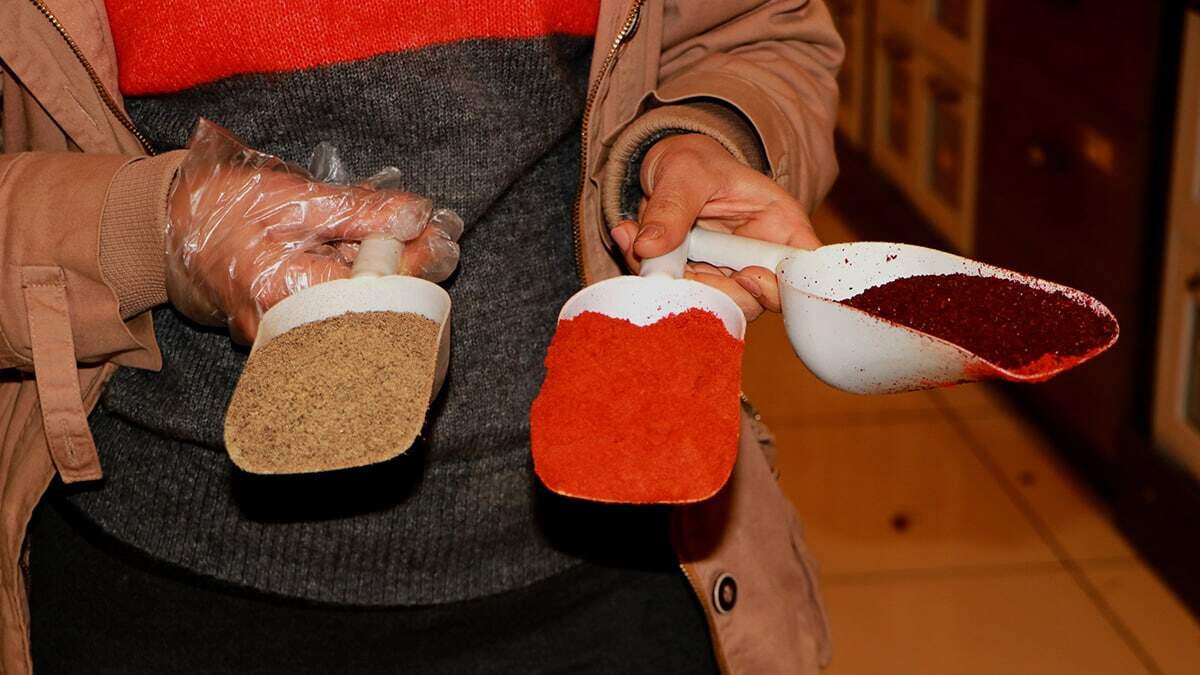 Karabibere irmik, sumağa kepek, toz bibere gıda boyası katıldığı iddiası