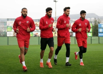 Karşıyaka sahaya indi