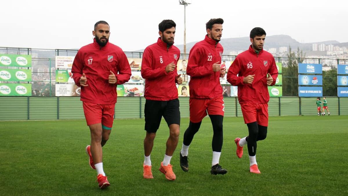 Karşıyaka sahaya indi