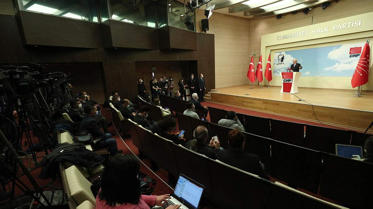 Hiçbir partinin iç işine karışmayız