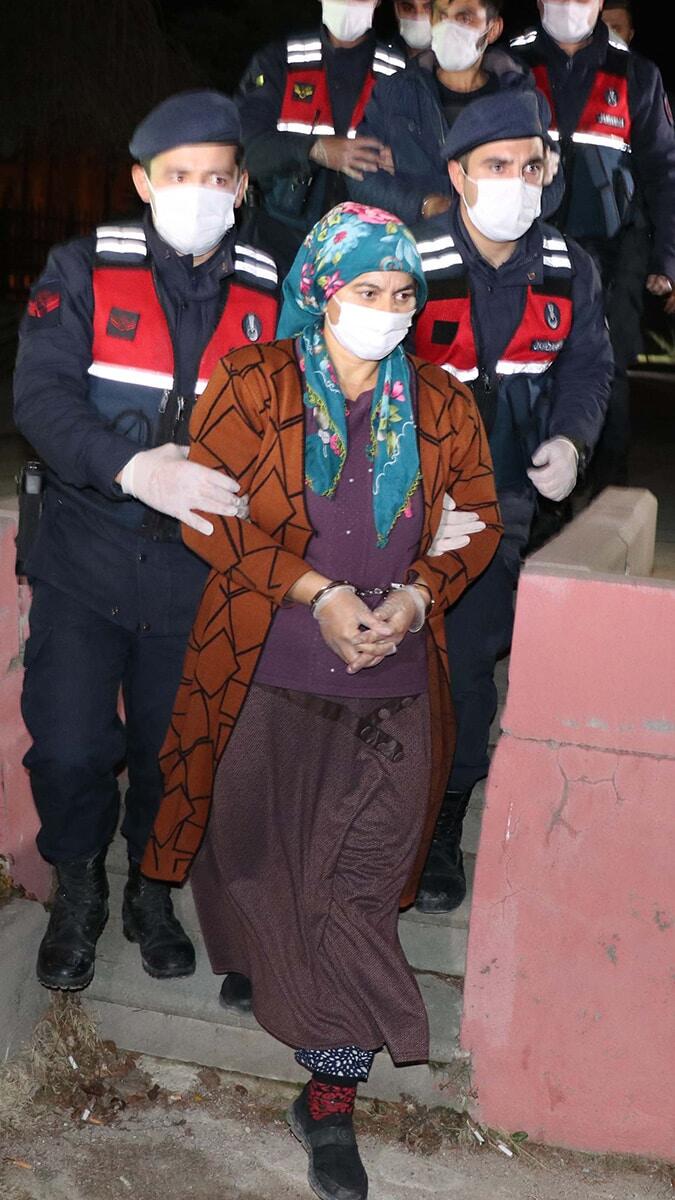 Kırşehir'in Kaman ilçesinde, Osman Çelik (25) ve sevgilisi Vildan İnce'nin (24) öldürülüp, dağlık araziye gömülmesine ilişkin soruşturma kapsamında adliyeye sevk edilen genç kızın ailesinden V.İ., K.İ., R.İ., R.İ., R.İ., B.İ., H.S. ve M.S. çıkarıldıkları mahkemece tutuklandı.