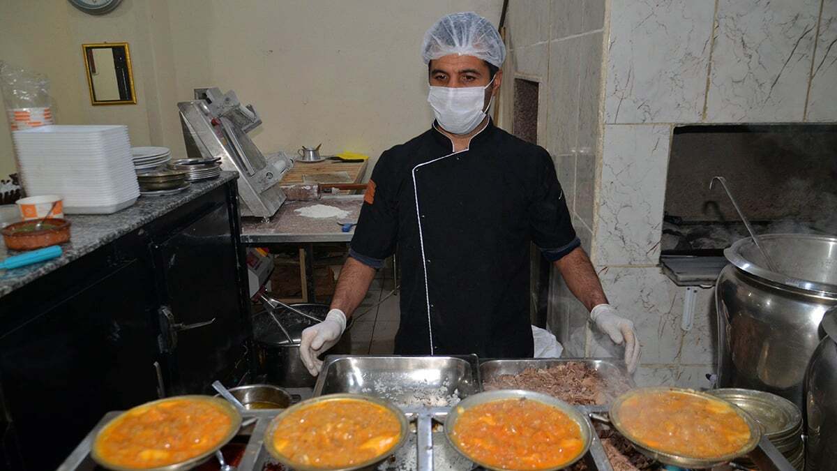 Günde 200 sipariş alan beyran, tabağı 15 TL’den satılıyor.