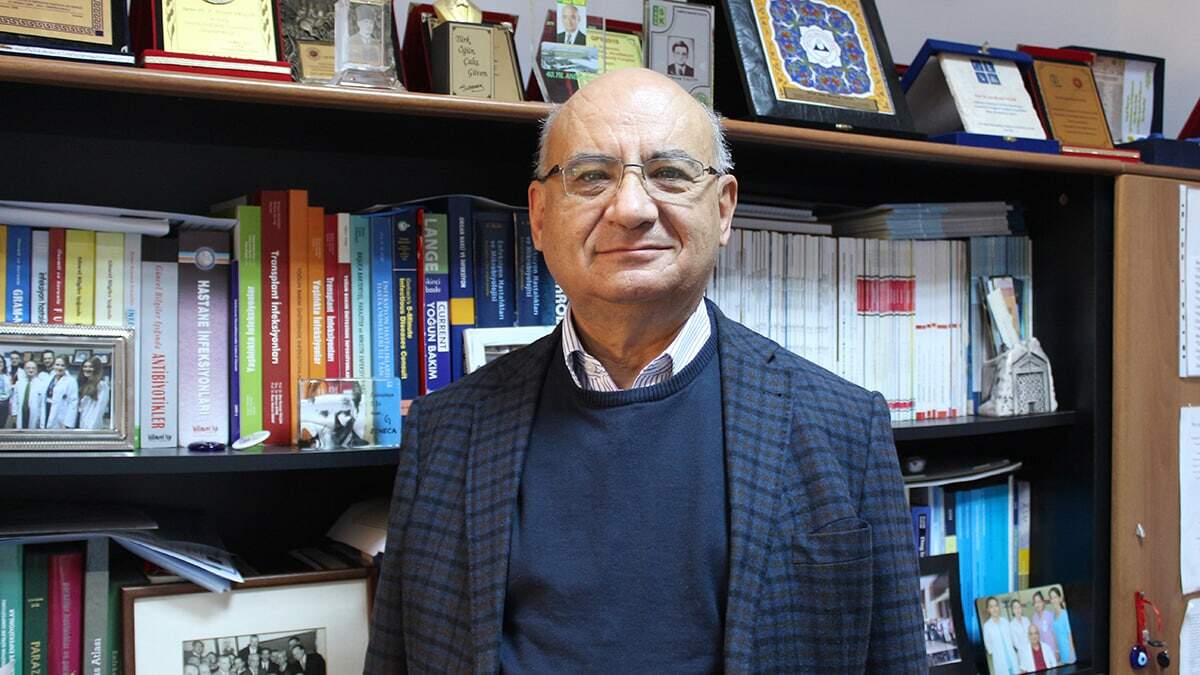 AÜ Tıp Fakültesi'nden Prof. Dr. Ata Nevzat Yalçın, pandemi sürecindeki önlemler nedeniyle geçen yıla göre bu yıl daha az grip vakası görüldüğünü söyledi.