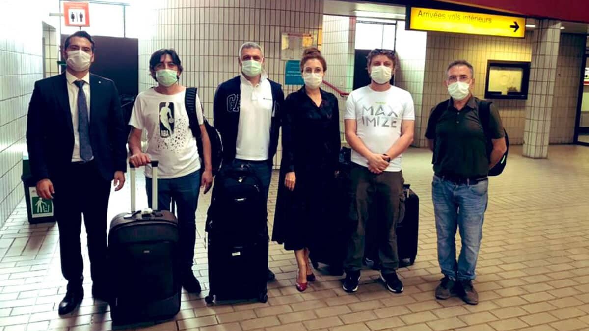 Korsan saldırısından kurtulan 3 denizci Türkiye'ye uğurlandı