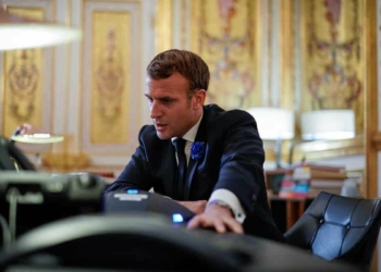Macron bilimsel olmayan açıklama yapmakla suçlandı