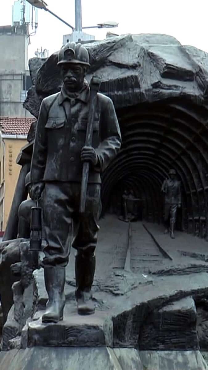 Madenci Anıtı kentin simgesi oldu