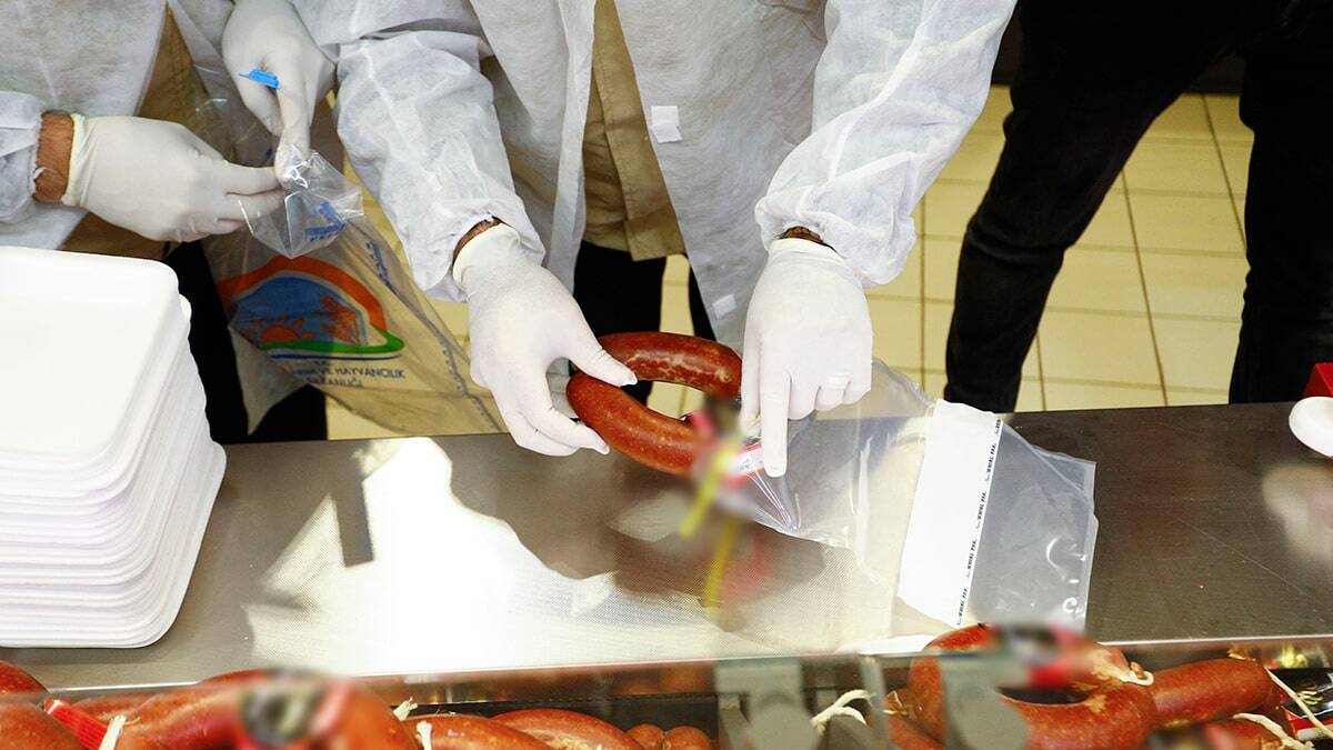 Maske ve dezenfektanda fahiş fiyata 20 milyon lira ceza