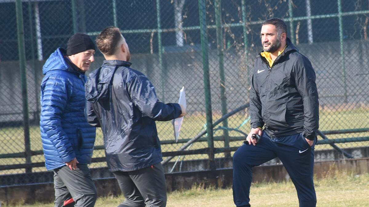 Karan: Ofansif olacak baskılı futbol oynayacak