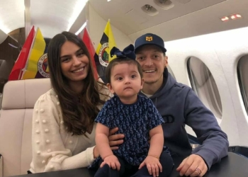 Mesut Özil İstanbul'a geldi