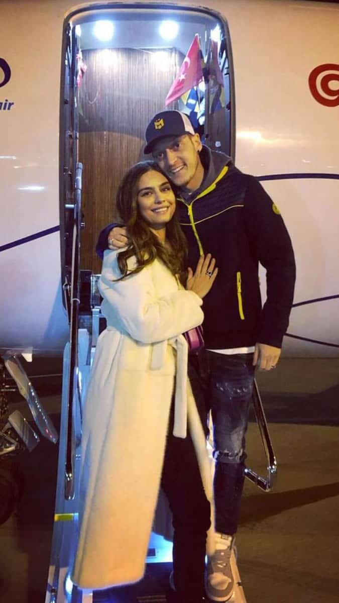 Mesut Özil İstanbul'a geldi