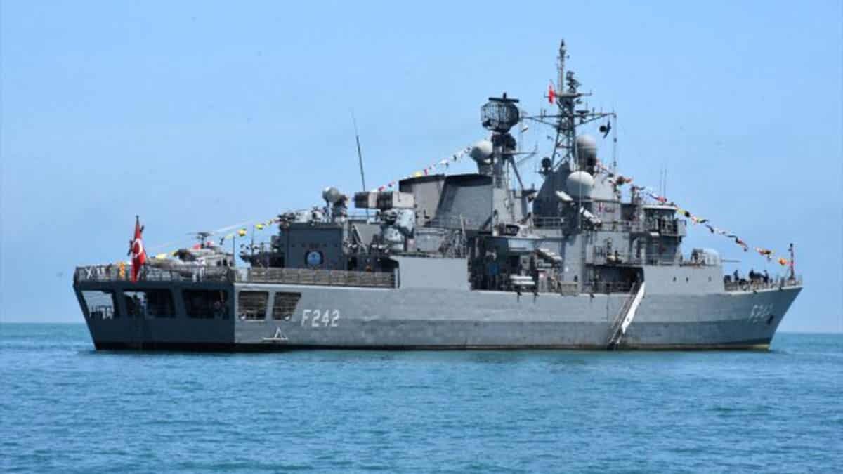 Bartın'da batan gemi için fırkateyn görevlendirildi