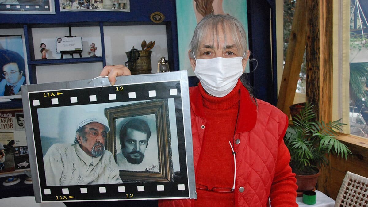 Bartın’da 10 gün önce tedavi gördüğü hastanede yaşamını yitiren Yeşilçam’ın usta oyuncularından Ekrem Gökkaya’nın (87) eşi Alev Gökkaya, “Ekrem Gökkaya, 89 yılında Yeşilçam’ın bitmesinden sonra kendini sosyal medyada paylaştığı videolarla hiç unutturmadı” dedi.