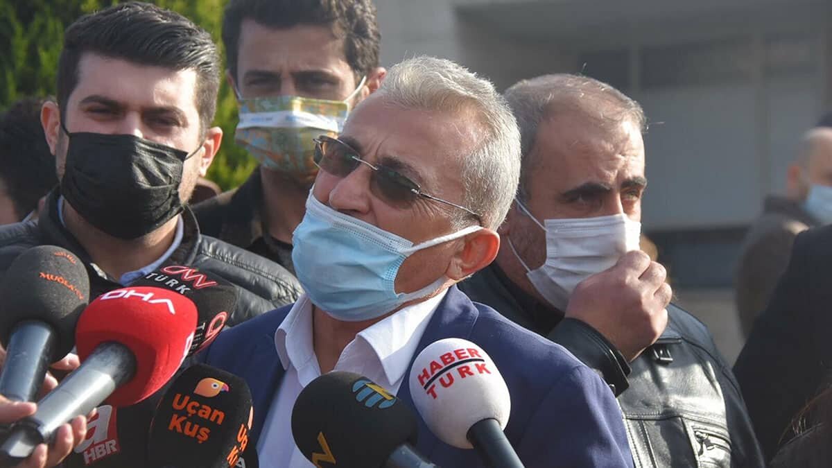 Mahkeme başkanı, Epözdemir'e konuşması için söz vermedi. Bunun üzerine Pınar Gültkekin'in babası Sıddık Gültekin ayağa kalkıp, "Bu duruşma benim için bitmiştir" diyerek, salonu terk etti.