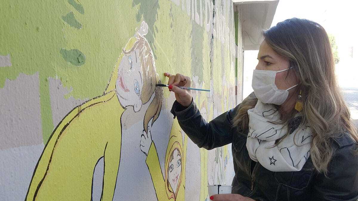 Öğrencilerin hayal dünyalarına dokunan resimler çizdi