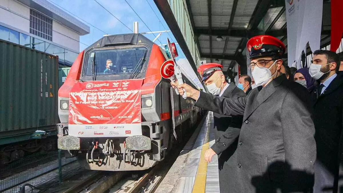 Çin'e bor madeni taşıyan ihracat treni uğurlandı