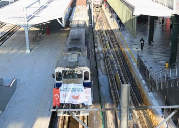 Çin'e bor madeni taşıyan ihracat treni uğurlandı