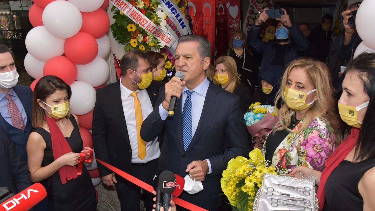 Sarıgül partisinin Afyonkarahisar merkezinin açılışını yaptı