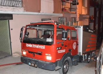Prizdeki şarj aleti tutuştu ev yandı