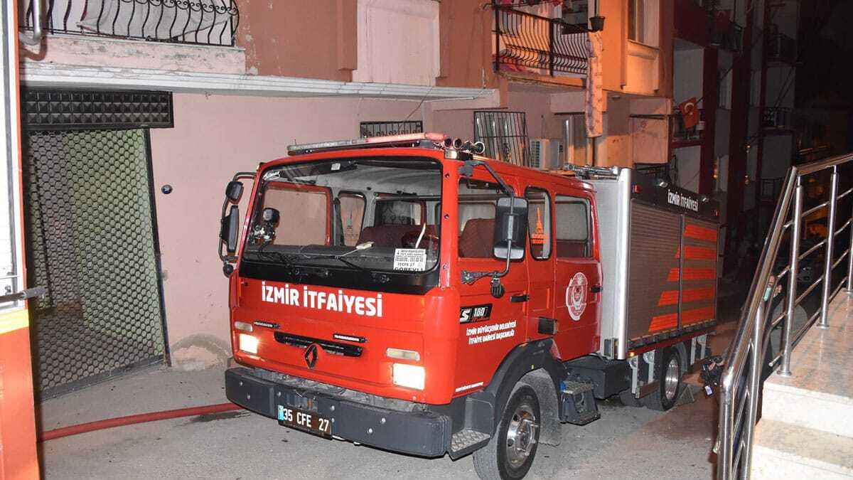 Prizdeki şarj aleti tutuştu ev yandı