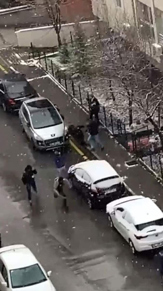 Selçuk Özdağ'a saldırı anının görüntüleri ortaya çıktı