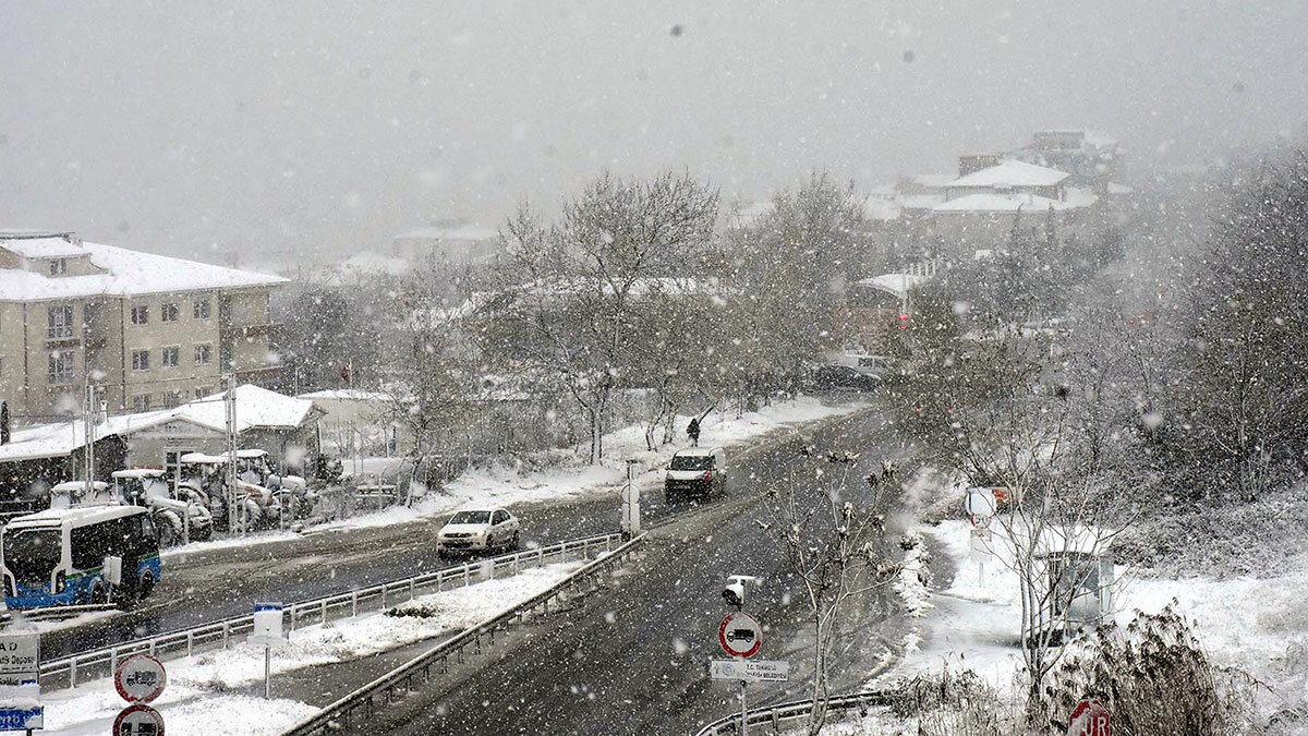 Kar yağışı etkisini artırmaya başladı