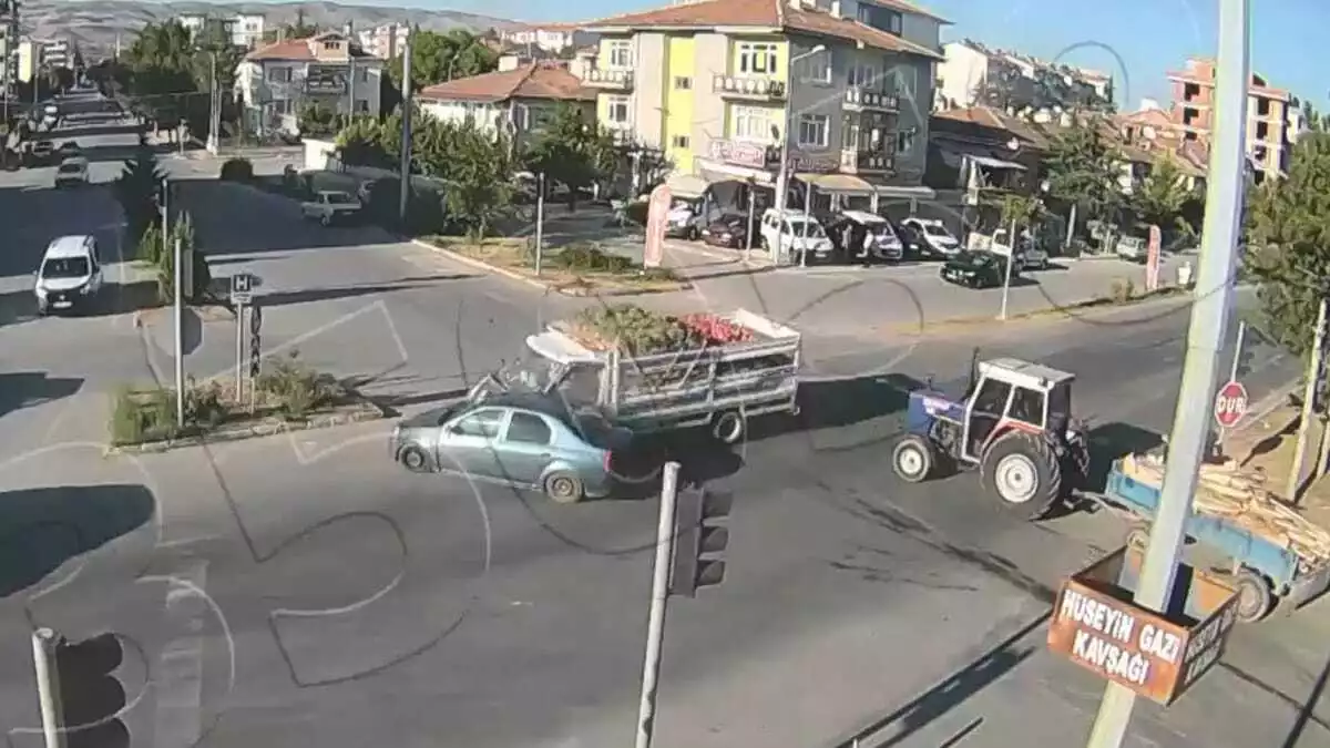 Trafik başkanlığı verilerine göre, aralık ayında en çok trafik kazası meydana gelen iller arasında bin 179 kaza ile yine i̇stanbul ilk sırada yer aldı.