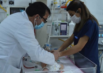 Yemek borusu olmadan doğan bebek sağlığına kavuştu