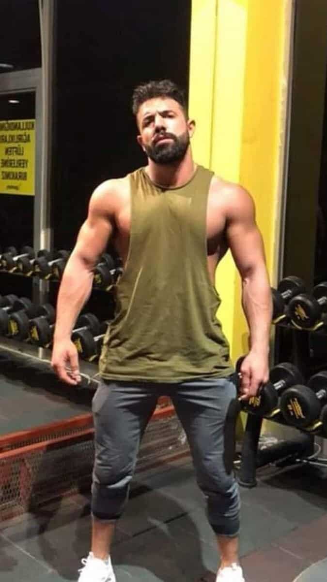 Zeynep'i öldüren katil 'akıl sağlığı raporu' almaya İstanbul Adli Tıp Kurumu'na götürüldü.