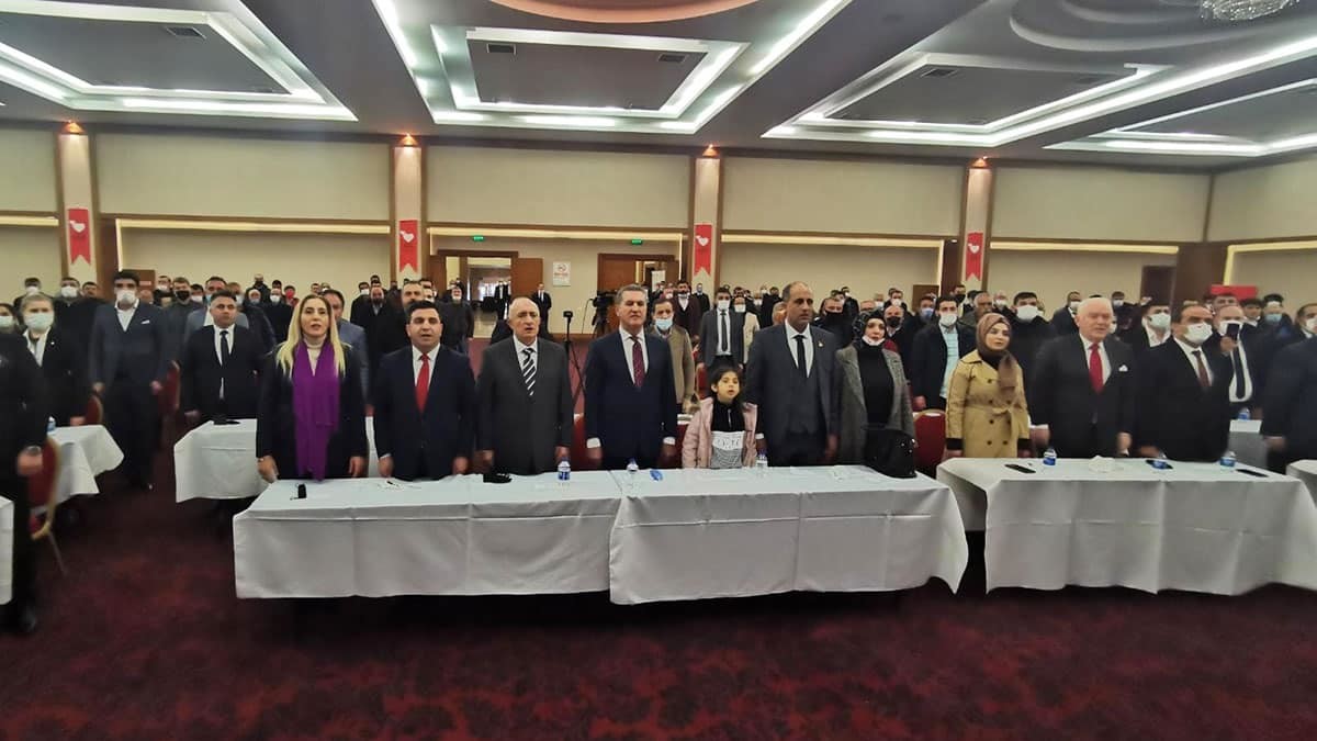 Bizim çizgimiz demokrasiden özgürlükten yana