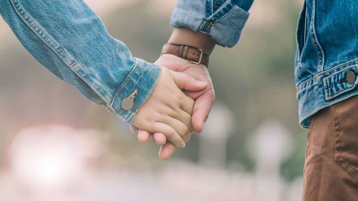 Sevgiyi söylemekte bonkör olmalıyız