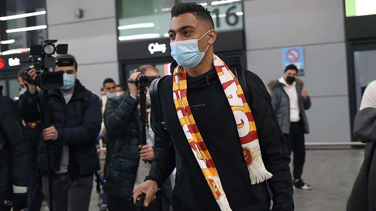 Galatasaray'ın transferleri Mostafa Mohamed ve Yedlin İstanbul'da