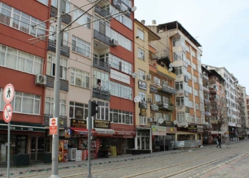 Ağır hasar gören 26 binanın yıkımına karar verildi