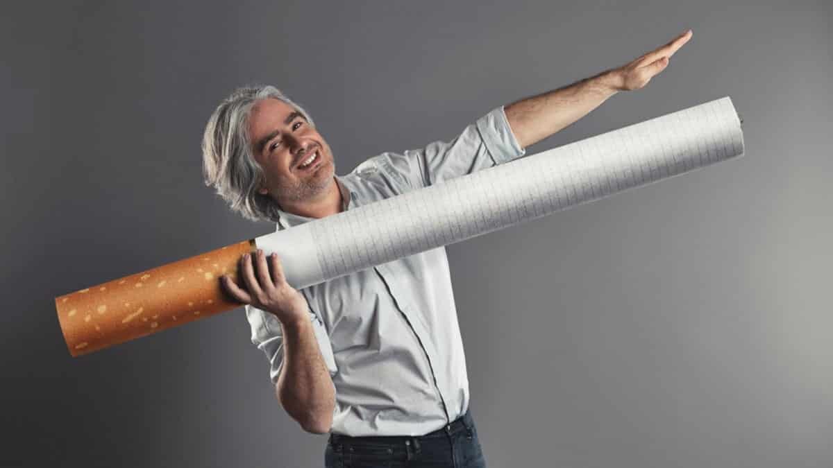 DSÖ, her yıl 8 milyondan fazla kişinin hayatına mal olan sigara kullanımının önüne geçmek için 100 milyon tiryakinin sigarayı bırakması hedefliyor.