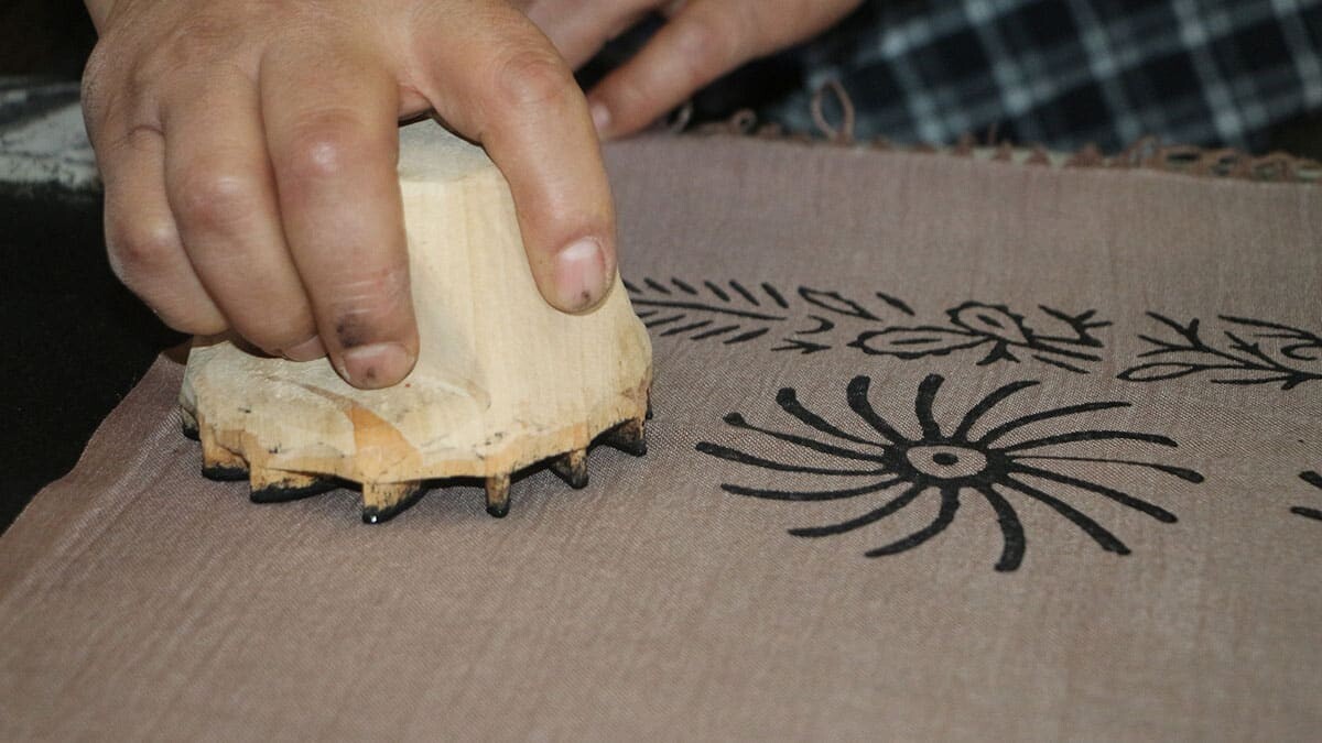 El yapımı yazmalara 600 yıllık motifler işleniyor