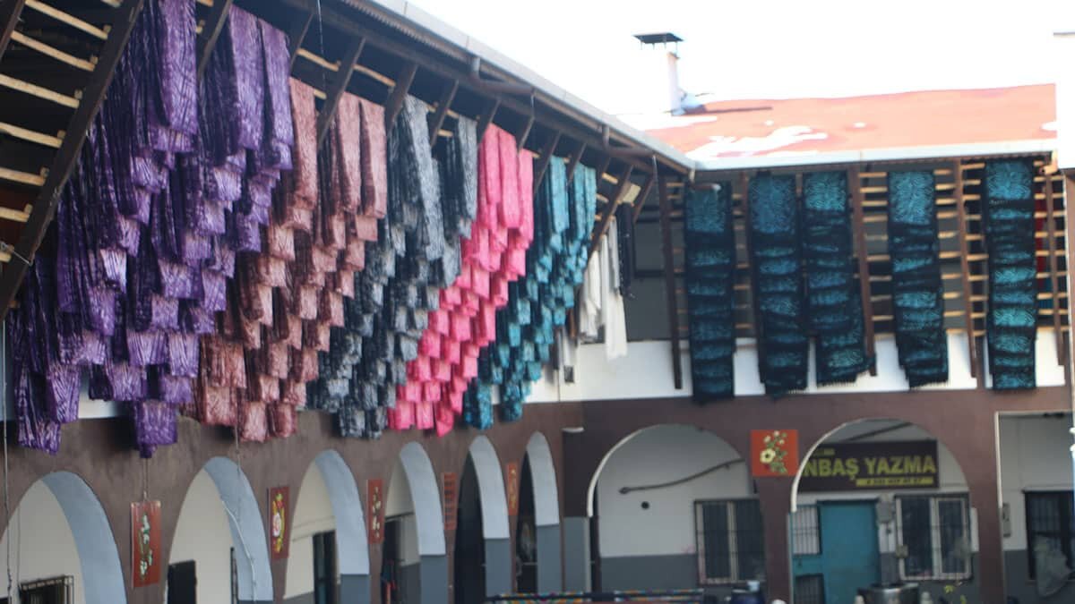 El yapımı yazmalara 600 yıllık motifler işleniyor