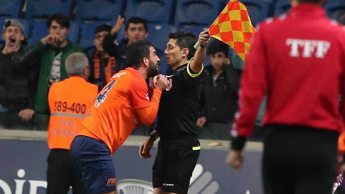 Fenerbahçe ve Arda Turan PFDK'ya sevk edildi