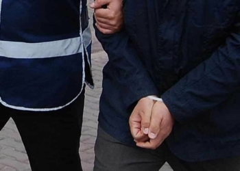 İkna edilen 1 terörist teslim oldu
