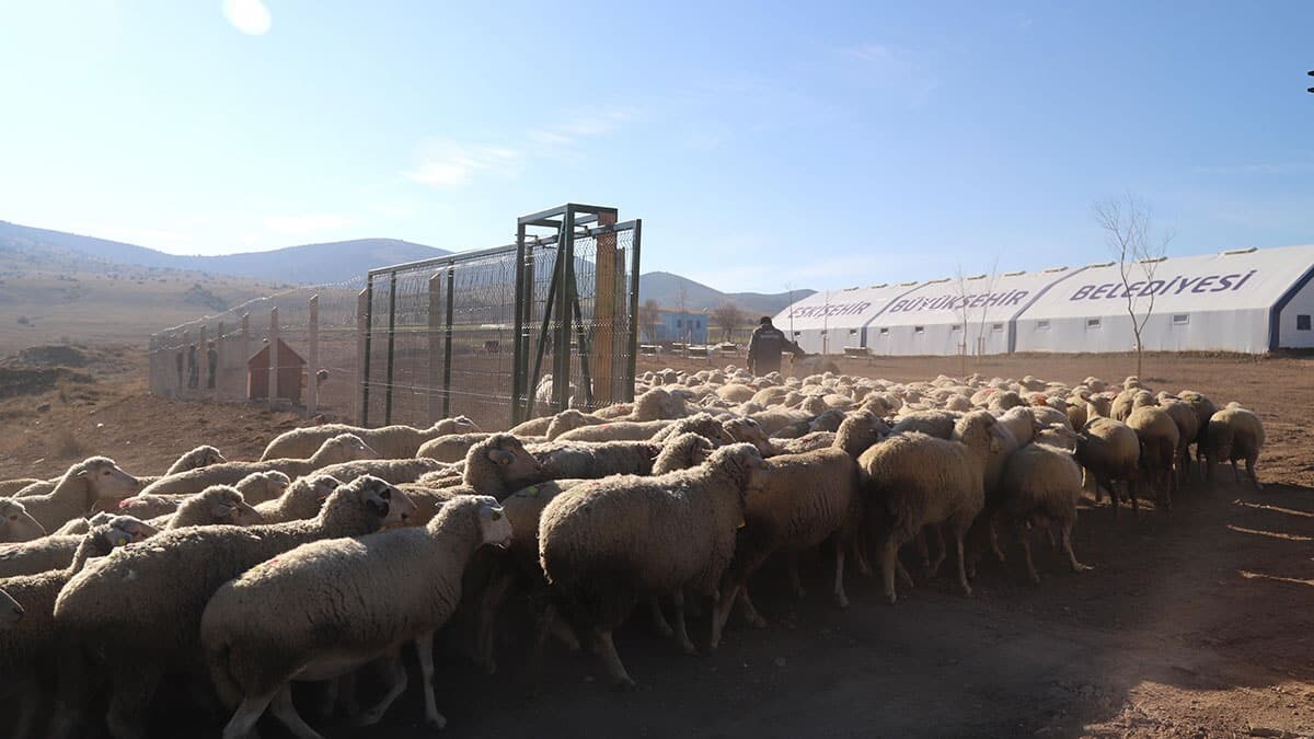 Büyükerşen, Atatürk’ün ‘Köylü milletin efendisidir!” sözünden yola çıkarak, yeniden köylüyü milletin efendisi yapmak istiyoruz.