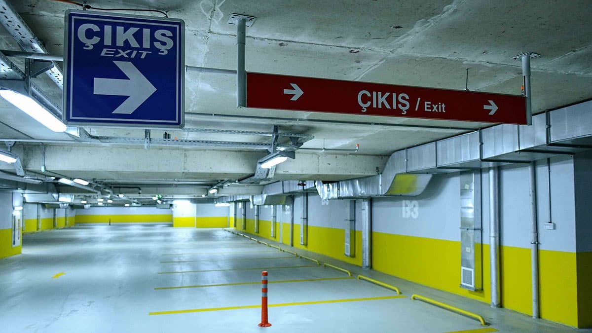 Başkent ulaşımında yeni dönem “Park Et Devam Et” otoparkları sayesinde toplu taşıma araçlarının kullanımı özendirilecek.