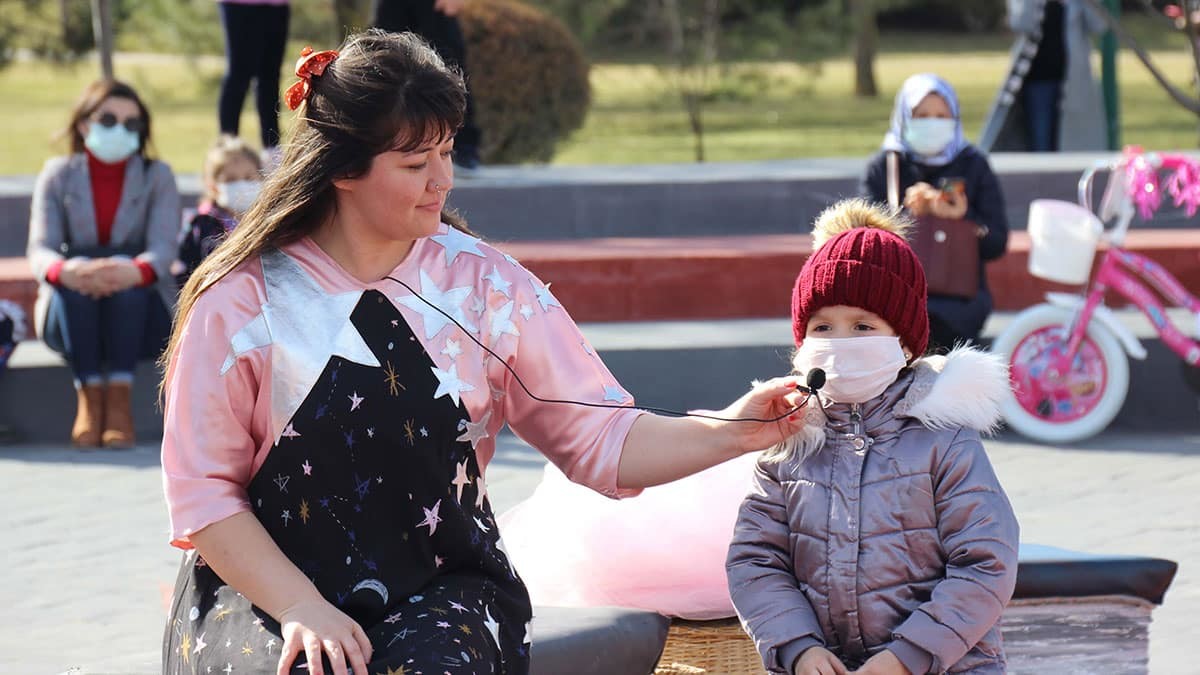 Masal Şatosu çocuklarla buluşuyor