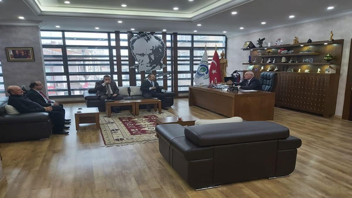 Bağımsız Türkiye Partisi (BTP) Eskişehir İl Yönetimi Odunpazarı ve Tepebaşı Belediye Başkanlarını makamlarında ziyaret ettiler.