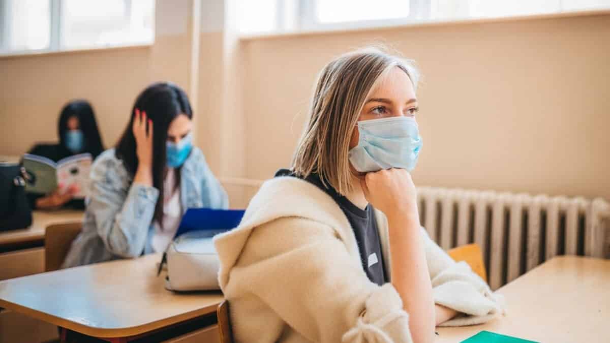 Okullar kademeli hibrit eğitime başlayabilir