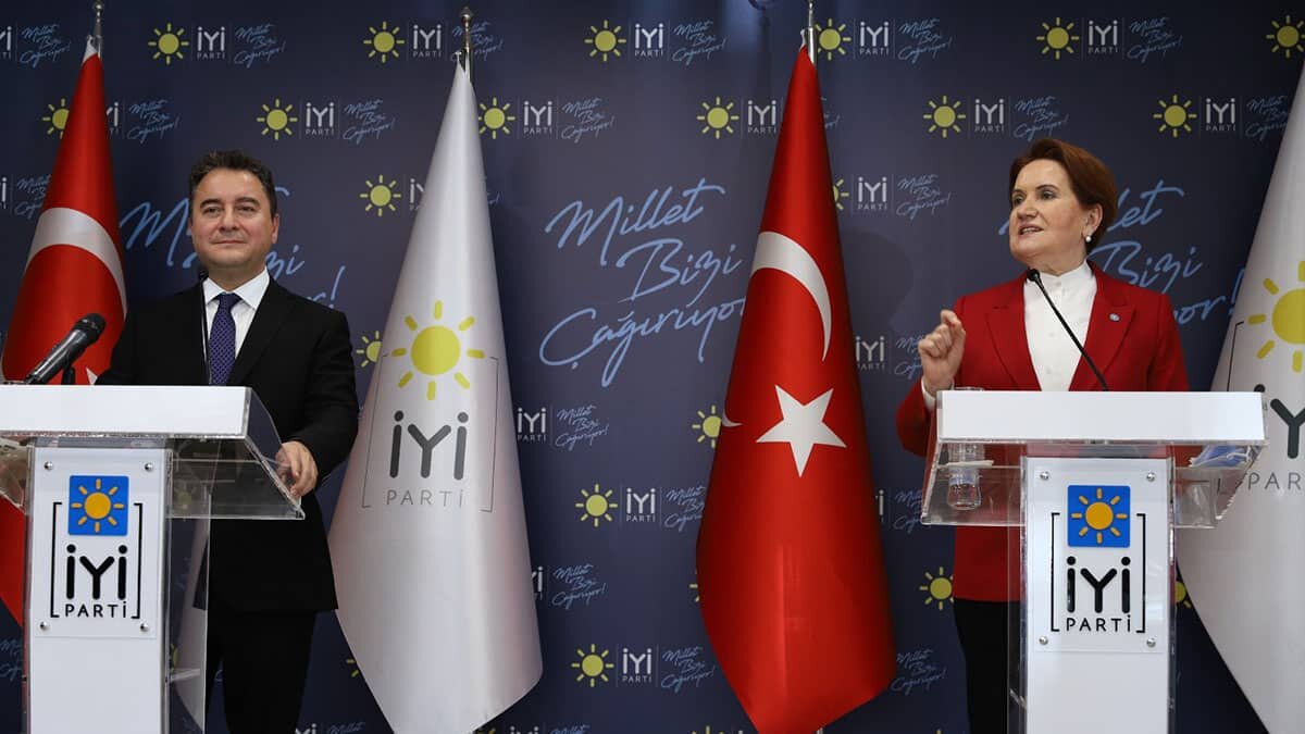 Babacan, Akşener'e iade-i ziyarette bulundu