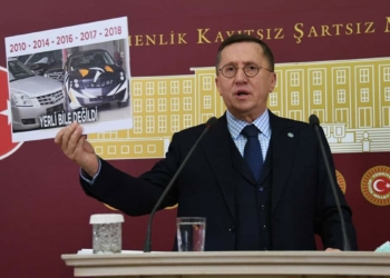 Yeryüzünde hikaye bitti gözlerini gökyüzüne çevirdiler
