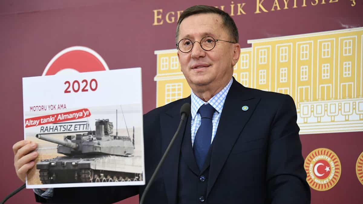 Türkkan, "Yeryüzünde hikaye bitti, yeryüzünde yalan bitti, gözlerini gökyüzüne çevirdiler. Cumhurbaşkanı ayla ilk temas müjdesinin startını verdi".