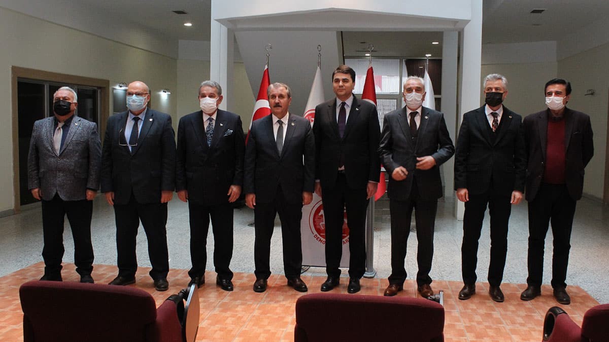 Milyonların işsiz kaldığı bir Türkiye var