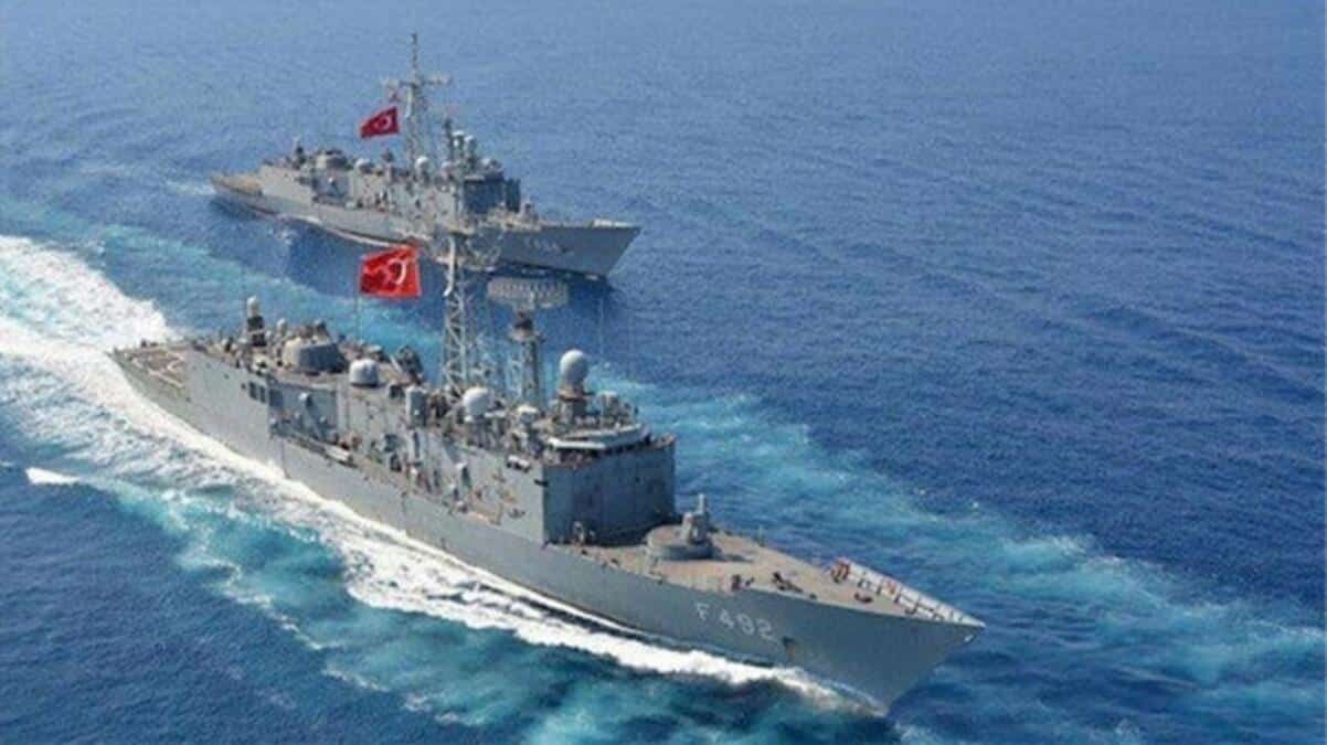 Yunan savaş uçaklarından Türk gemisini taciz etti