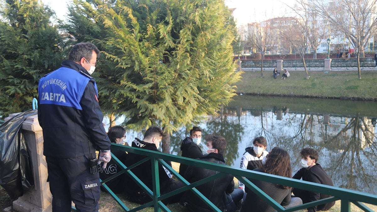 Zabıta, Porsuk kenarında vakit geçiren gençleri uyardı