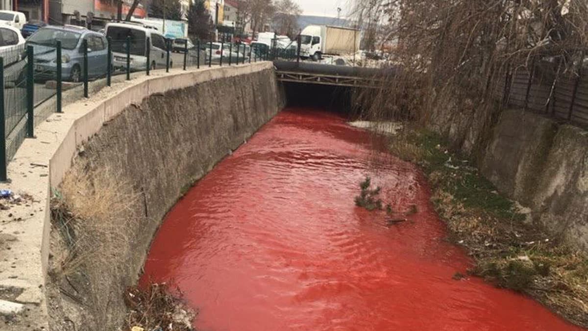 Ankara Çayı'nın kırmızı renkte akması tedirgin etti